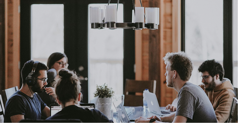 Hoe moderne product teams AI-tools gebruiken op het werk